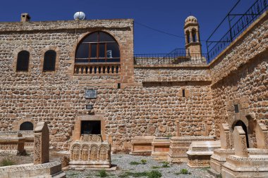 Türkiye 'nin güneydoğusundaki Savur kasabası yakınlarındaki terk edilmiş Killit köyüne bakın. Köyde bir zamanlar Suriyeli Ortodoks Hıristiyanlar oturuyordu..