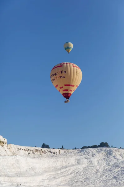 Denizli Turcja Maja 2023 Balony Ogrzane Powietrze Naturalne Baseny Trawertynowe — Zdjęcie stockowe