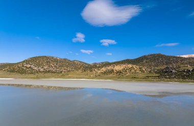 Yarisli Gölü ve Burdur, Türkiye 'de bir adacık