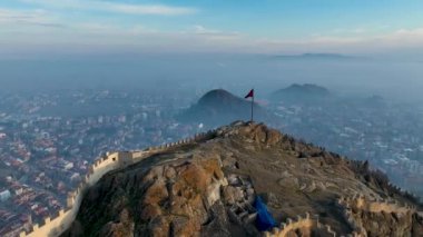Afyon, Türkiye 'deki bir kaya dağındaki Karahisar kalesi
