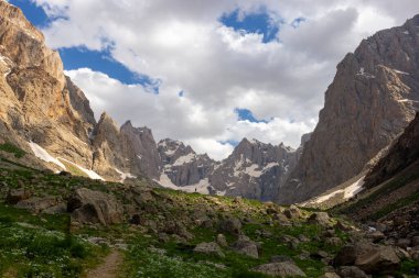 cilo dağları, hakkari, yüksek dağlar ve bulutlar, cennet ve cehennem vadisi