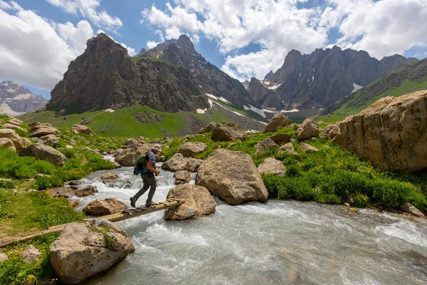 cilo dağları, hakkari, yüksek dağlar ve bulutlar, cennet ve cehennem vadisi