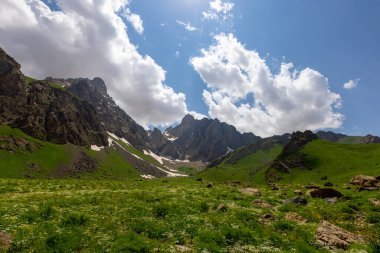 cilo dağları, hakkari, yüksek dağlar ve bulutlar, cennet ve cehennem vadisi