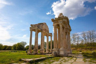 Afrodisias Antik Şehir. (Afrodizyaklar) Tanrıça Afrodit 'e adanmış birçok antik şehrin ortak adı. Afrodizyak denilen şehirlerin en ünlüsü. Karacasu - Aydn, Türkiye