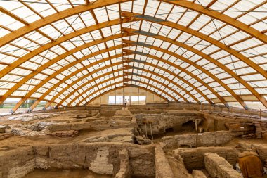 Çatalhöyük olduğunu en eski dünya ile büyük şehirde Neolitik ve Kalkolitik Çumra, Konya şehir yerleşim en iyi korunmuş. Bu yaklaşık 7500 M.ö. yılında inşa edilmiştir