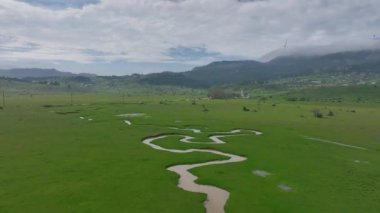 Güzel bir manzara. Karagol yaylası. Sakarya Kara Göl
