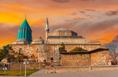 Mevlana Celaddiin-i Rumi Camii ve Konya, Türkiye 'deki Mezar