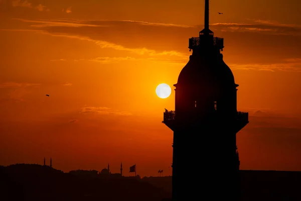 Вежа Діви Красивим Помаранчевим Заходом Сонця Стамбул Туреччина Кулесі Вежа — стокове фото
