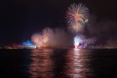 İstanbul Havai fişekli Köprüsü, İstanbul Boğazı, Türkiye