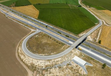 Konya 'nın umra İlçesinden yüksek hızlı tren geçiyor