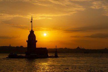 Güzel turuncu gün batımlı bakire kulesi İstanbul, hindi, kiz kulesi. 
