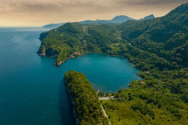 Gideros körfezi manzaralı, Cide, Kastamonu, Türkiye, ayrıca Genoese tarihli Karadeniz 'in en güzel doğal körfezi.