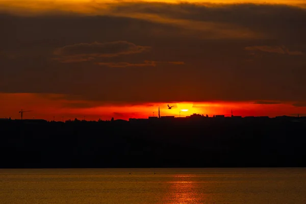 Захід Сонця Біля Озера Районі Бикемсе Стамбульської Провінції — стокове фото