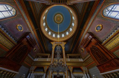 İstanbul, Türkiye, 11 Eylül 2023: Sultan Abdulhamid tarafından Beşiktaş 'ta inşa edilen Yıldız Hamidiye Camii, (Türk Yıldız Hamidiye Camisi, Beşiktaş, İstanbul))