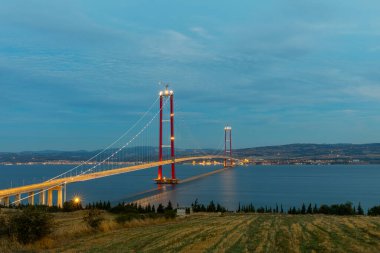 İki kıtayı birbirine bağlayan yeni köprü 1915 kanakkale köprüsü (dardanelles köprüsü), Çanakkale, Türkiye