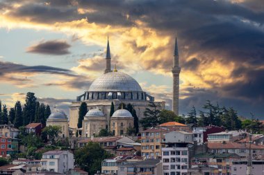 İstanbul Fatih 'te Osmanlı Sultanı Yavuz Sultan Selim için cami inşa edildi. Cami, İstanbul 'un yedi tepesinden birinde yer alıyor..
