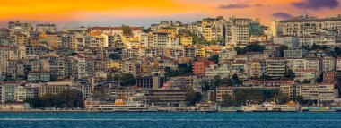 İstanbul, Türkiye, 11 Eylül 2023: Kabatas Meydanı ve Cihangir 'in manzarası