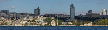 İstanbul, Türkiye, 11 Eylül 2023: Dolmabahçe Camii (Namı diğer Bezmi Alem Valide Sultan Camisi))