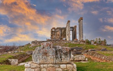 Avdarhisar 'daki antik şehir Aizanoi ve Zeus Tapınağı