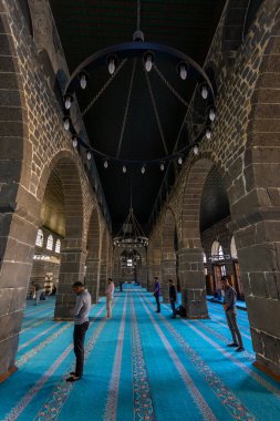 DIYARBAKIR, TURKEY, 05 Ekim 2023: Diyarbakır 'ın merkezi olan Ulu Cami manzarası,