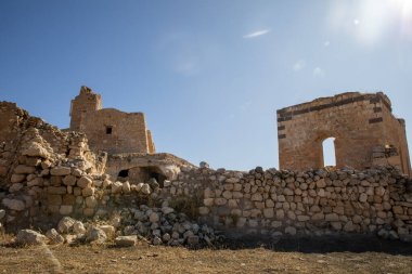 Makale şehrinin güzel manzaraları hindinin anahtarına sahip..
