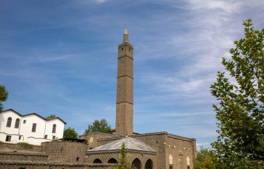 Türkiye 'nin Diyarbakır ilçesi. Hz. Sleyman Camii. Asırlardır tarihsel yapısını koruyor. İslam tarihinin en önemli camilerinden biridir..