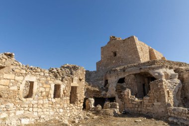 Makale şehrinin güzel manzaraları hindinin anahtarına sahip..