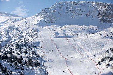 Erzincan, Türkiye, 29 Ocak 2022: Erdoğan Kayak Resort View, 