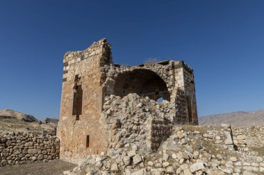Makale şehrinin güzel manzaraları hindinin anahtarına sahip..