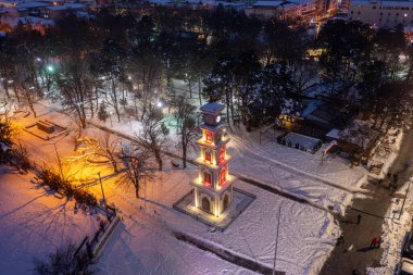 Erzincan ilindeki saat kulesi kar altını ve gece görüntüsü, Türkiye