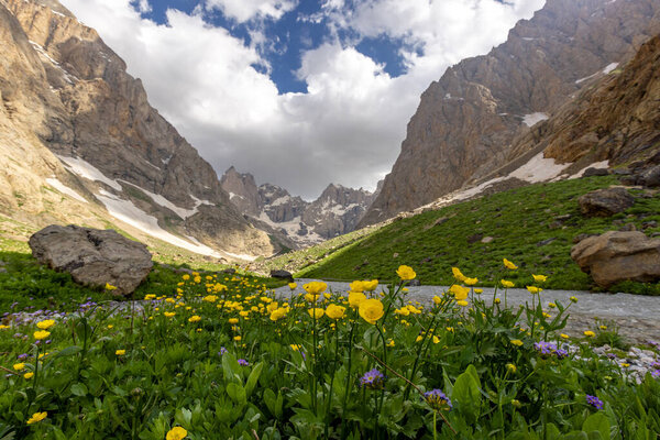 cilo mountains, hakkari, high mountains and clouds, valley of heaven and hell