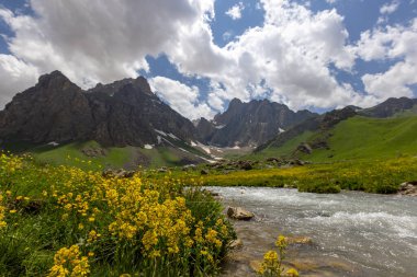 cilo dağları, hakkari, yüksek dağlar ve bulutlar, cennet ve cehennem vadisi
