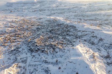Greme 'deki Güvercin Vadisi ve Mağara Kasabası, Peri bacaları, Kapadokya, Türkiye.