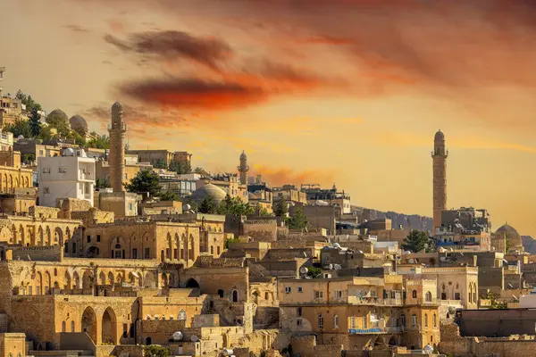 stock image Ancient and stone houses of Old Mardin (Eski Mardin) with Mardin Castle, Located South Eastern of Turkey