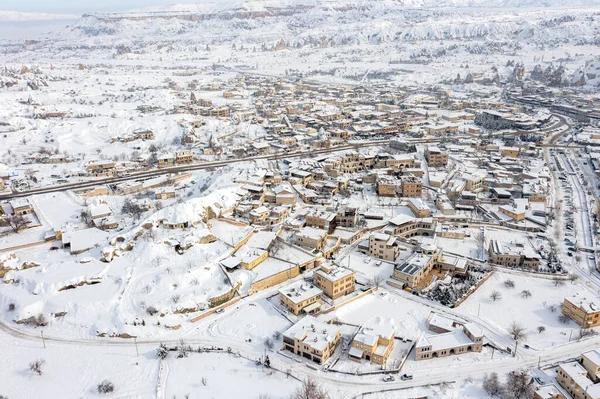 Greme 'deki Güvercin Vadisi ve Mağara Kasabası, Peri bacaları, Kapadokya, Türkiye.