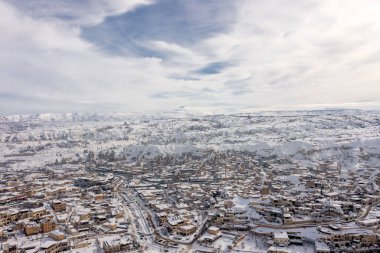 Greme 'deki Güvercin Vadisi ve Mağara Kasabası, Peri bacaları, Kapadokya, Türkiye.