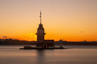 Bakire Kulesi ve İstanbul kenti Türkiye 'nin ufuk çizgisi şehir merkezi