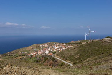 İzmir 'in Karaburun ilçesine bağlı bir köy