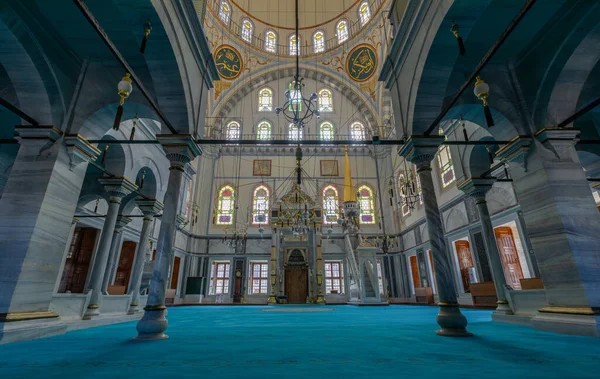 Uskudar Ayazma Camii. İyi bir açıdan. Caminin içinden farklı bir detay. 21 Eylül 2022, Türkiye