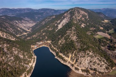 Sunnet Gölü, Bolu 'nun Goynuk ilçesine bağlı bir beldedir..