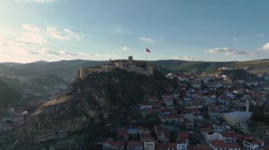Kastamonu şatosunun tarihi manzarası, Kastamonu, Türkiye yakınlarındaki tepelerde