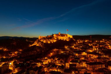 Kastamonu şatosunun tarihi manzarası, Kastamonu, Türkiye yakınlarındaki tepelerde