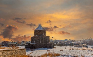 Tarihsel Kutsal Havariler Kilisesi, Türkiye 'nin Doğu Anadolu Bölgesi Kars' taki 12 havari kilisesi ve Kumbet Camii olarak da bilinir..