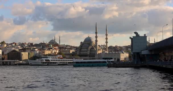新モスク イエニ トルコのイスタンブール — ストック動画