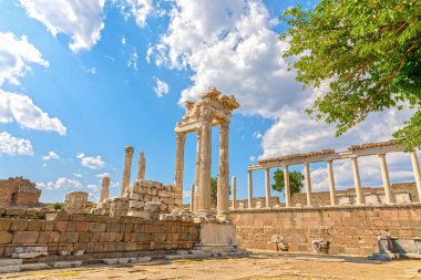 Pergamon Antik Şehrindeki Trajan Tapınağı