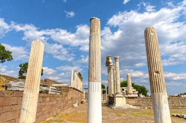 Pergamon Antik Şehrindeki Trajan Tapınağı