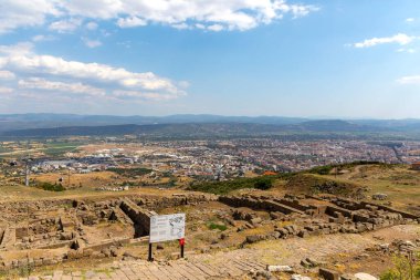 Pergamon Antik Şehrindeki Trajan Tapınağı