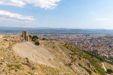 Pergamon Antik Şehrindeki Trajan Tapınağı