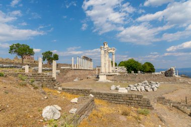 Pergamon Antik Şehrindeki Trajan Tapınağı