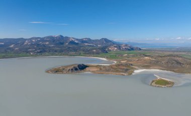 Yarisli Gölü ve Burdur, Türkiye 'de bir adacık
